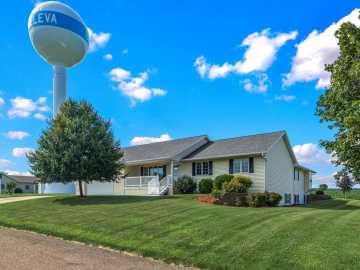 Eleva, WI: 26240 W 3rd Avenue