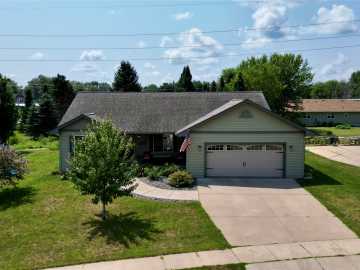 Fall Creek, WI: 328 E Adams Avenue