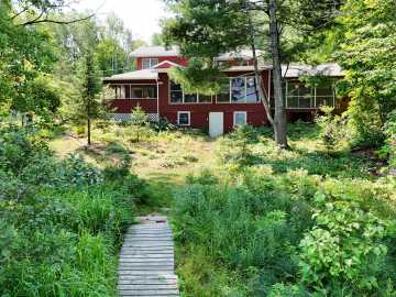 Stone Lake, WI: 15254W Hummingbird Court
