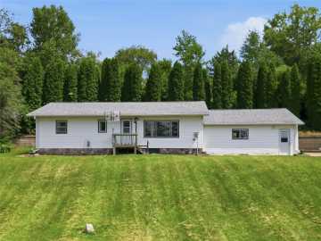 Black River Falls, WI: W10890 Hiview Drive