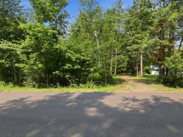 Ladysmith, WI: N6113 Lakewood Boulevard