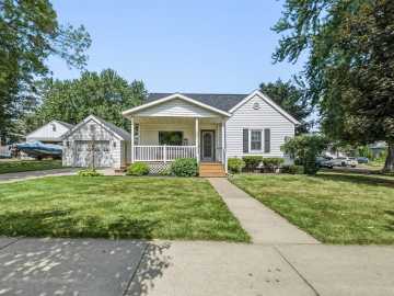Stanley, WI: 329 E 4th Avenue