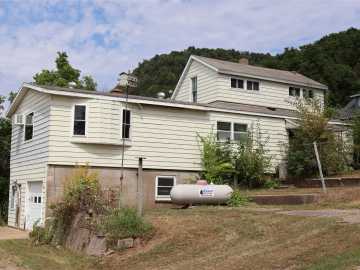 Alma, WI: 100 N 2nd Street