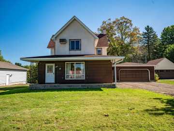 Ellsworth, WI: 286 S Piety Street