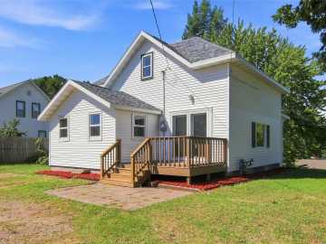 Chippewa Falls, WI: 31 W Walnut Street