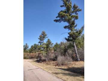 Black River Falls, WI: Lot 18 & 19 Whitetail Court