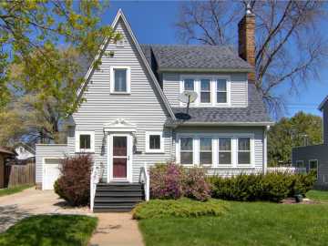 Eau Claire, WI: 1318 Hogeboom Avenue