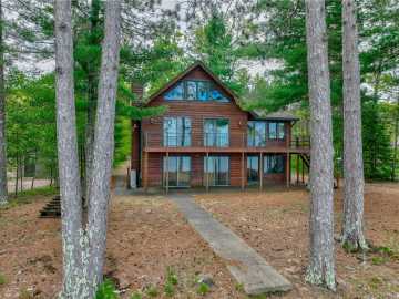 Hayward, WI: 10121 N Comstock Road