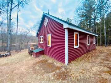 Minong, WI: N13451 Narrows Trail