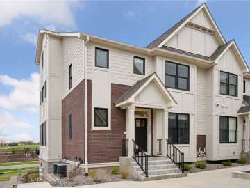 Hudson, WI: 2301 Simply Living Lane