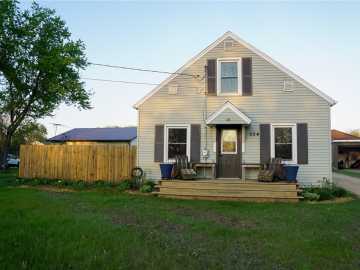 Mondovi, WI: 854 S Eau Claire Street