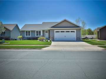 River Falls, WI: 2323 Aurora Circle