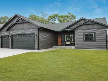 Eau Claire, WI: 1173 Plum Creek Drive