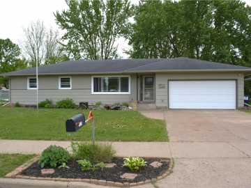 Eau Claire, WI: 1905 E Clairemont Avenue