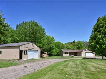 Webster, WI: 27482 W Connors Lake Road