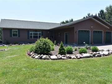 Chetek, WI: 2121 11 1/2 Avenue