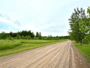 Luck, WI: 277 224th Avenue