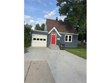 Barron, WI: 452 S 5th Street