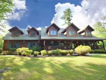 Danbury, WI: 7460 Jordan Buck Trail