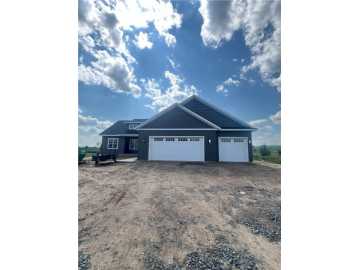 Chippewa Falls, WI: 924 Bluffview Circle