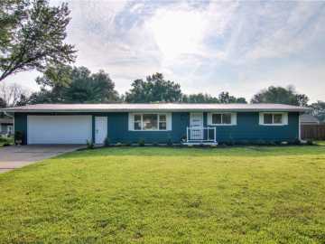 Menomonie, WI: 112 NE 16th Street