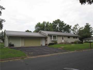 Ladysmith, WI: 604 E 10th S Street