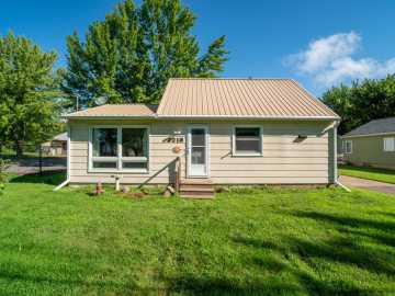 Eau Claire, WI: 2218 Fenner Avenue