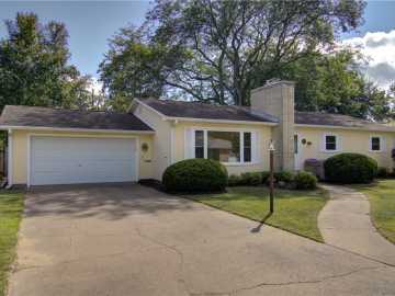 Eau Claire, WI: 327 W Fillmore Avenue