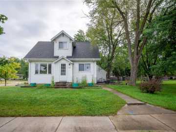 Eau Claire, WI: 1027 Pershing Street
