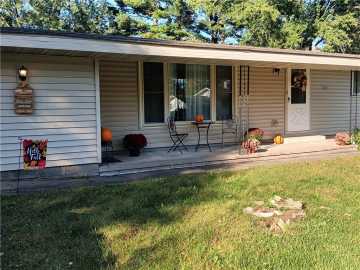 Menomonie, WI: 327 21st W Avenue