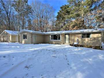 Danbury, WI: 3656 Deer Lodge Trail Way