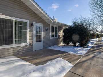 Eau Claire, WI: 3330 S Robin Meadows Lane