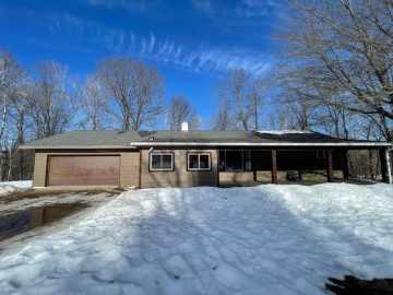 Hayward, WI: N8110 Stone Lake Road