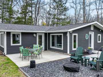 New Auburn, WI: 12794 W Indian Point Road