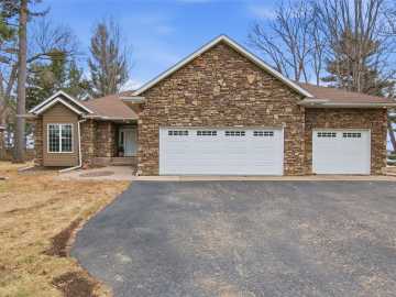 Menomonie, WI: 2907 Plum Tree N Circle