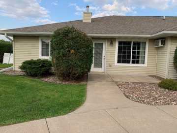 Eau Claire, WI: 3312 S Robin Meadows Lane