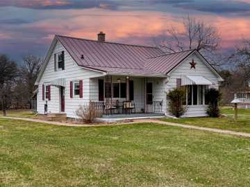 Chippewa Falls, WI: 328 3rd Avenue