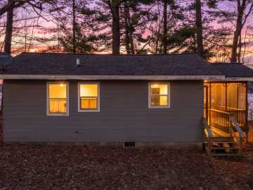 Siren, WI: 23174 Dunham Lake Road