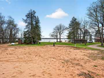 Hayward, WI: 13019N Red Deer Road