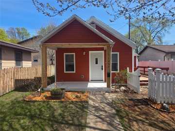 La Crosse, WI: 1237 East S Avenue