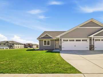 Eau Claire, WI: 4911 Field Crest Lane
