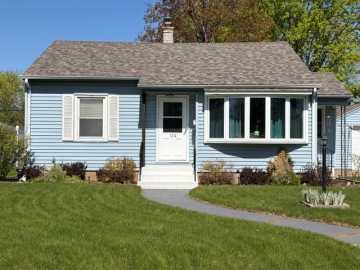 Eau Claire, WI: 134 W Truman Avenue