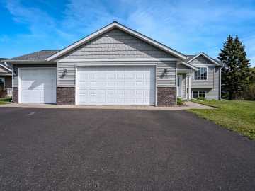 Altoona, WI: 1305 Whistling Straits Court