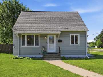 Eau Claire, WI: 103 E Grant Avenue