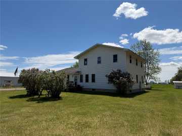 New Auburn, WI: 9003 280th Avenue