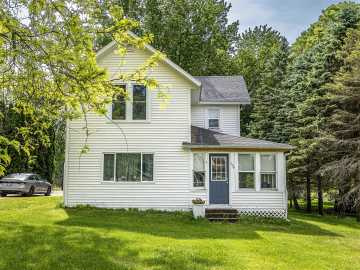 Alma Center, WI: 124 S Park Street