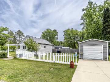 Black River Falls, WI: 310 E 3Rd Street Street