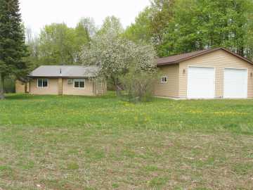 Catawba, WI: W9002 Moonshine Alley 