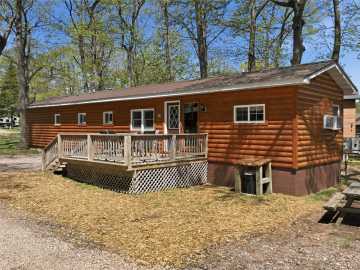 Hayward, WI: 7444 N Pats Landing Road