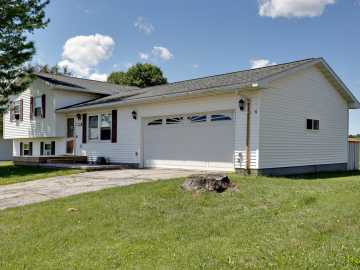 Melrose, WI: 203 Hart Street